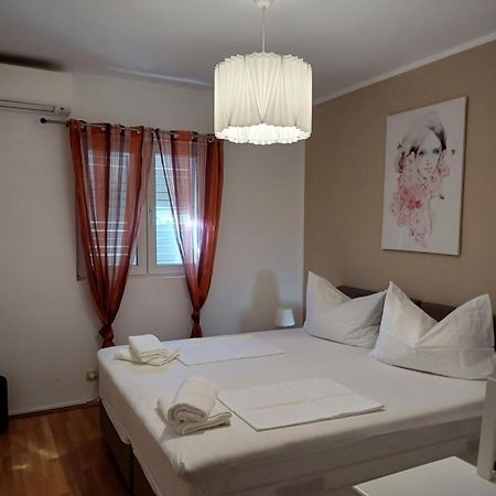 Apartman Laura Galileo Blizu Centra I Plaze マカルスカ エクステリア 写真
