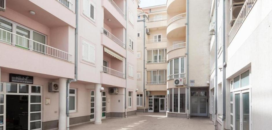 Apartman Laura Galileo Blizu Centra I Plaze マカルスカ エクステリア 写真